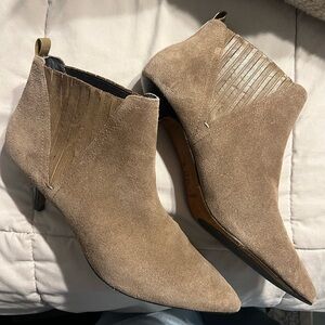 MAKE AN OFFER - DONALD J PLINER Taupe Brown Suede Ankle Booties with Kitten Heel